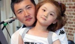 男明星抱闺女爆料视频,网友直呼“暖爸”典范